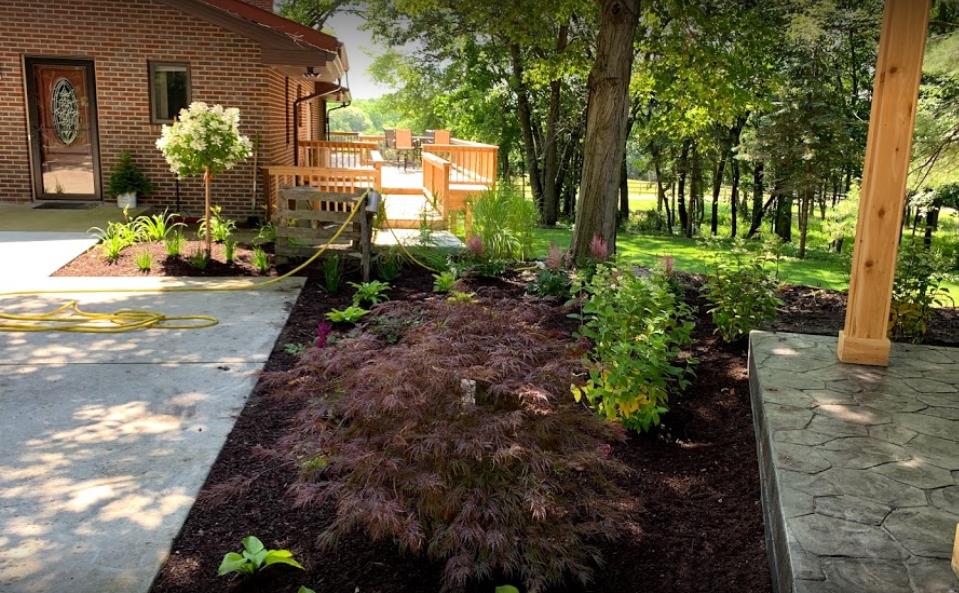 Lugo Landscaping: Service Image-2 Lugo Landscaping: Service Image-2